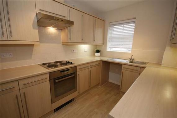 2 bedroom Flat for s...